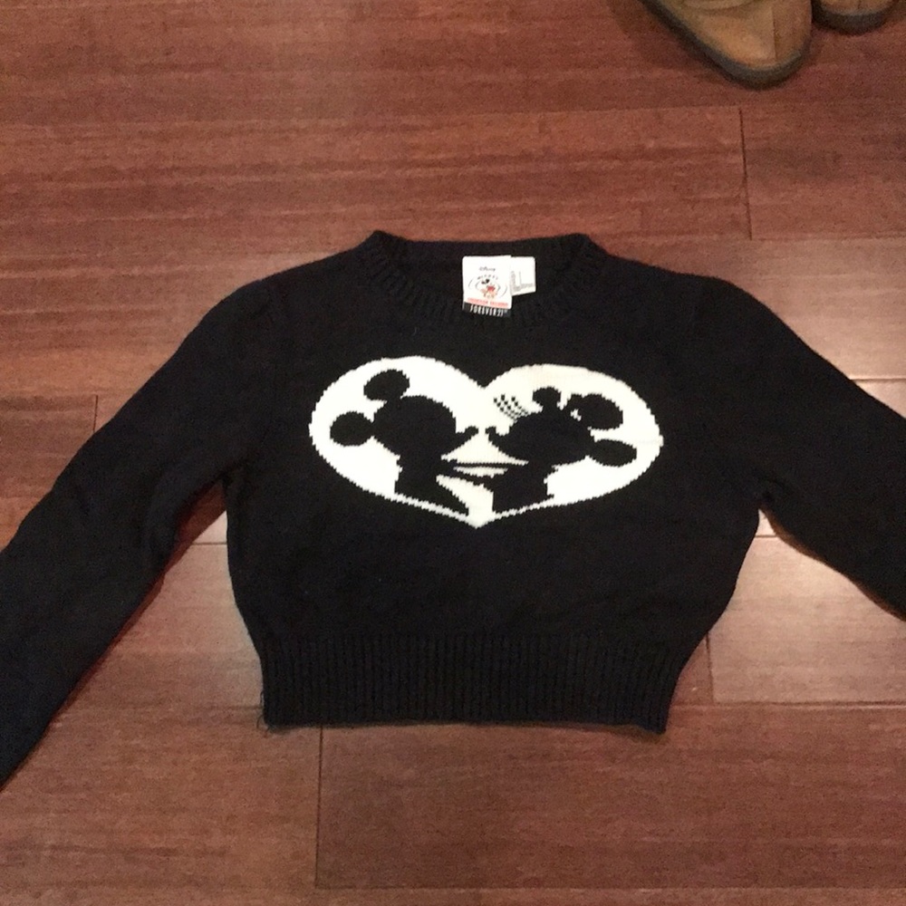 Crop top sweater